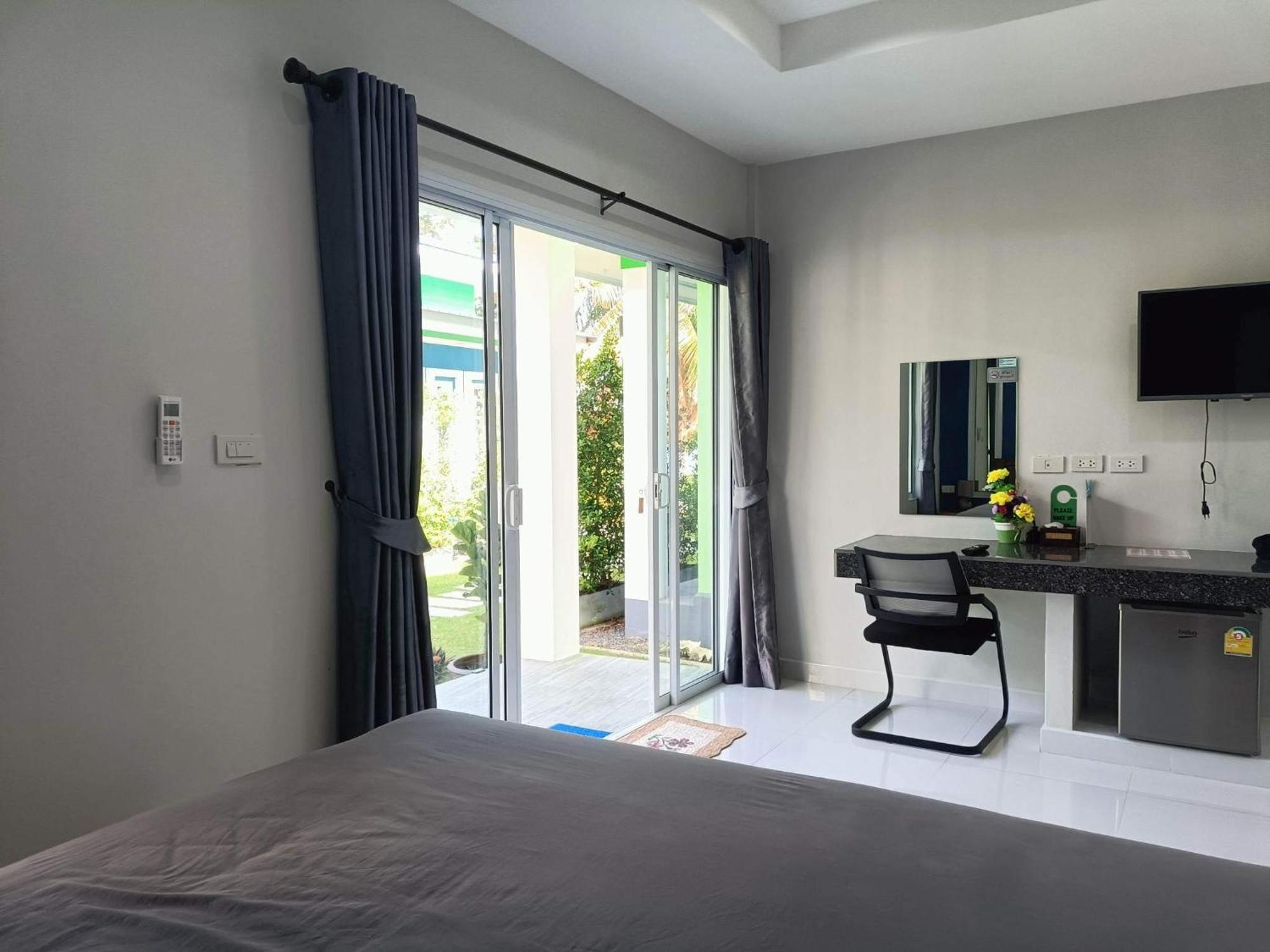 Coco Sea Bangpo Resort 반 방 포 객실 사진